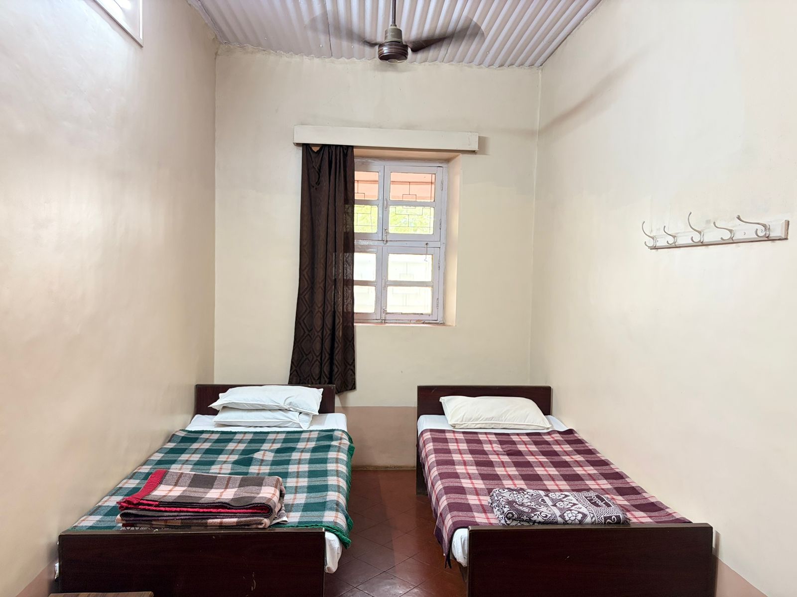Twin room at Hotel Krishna Villa